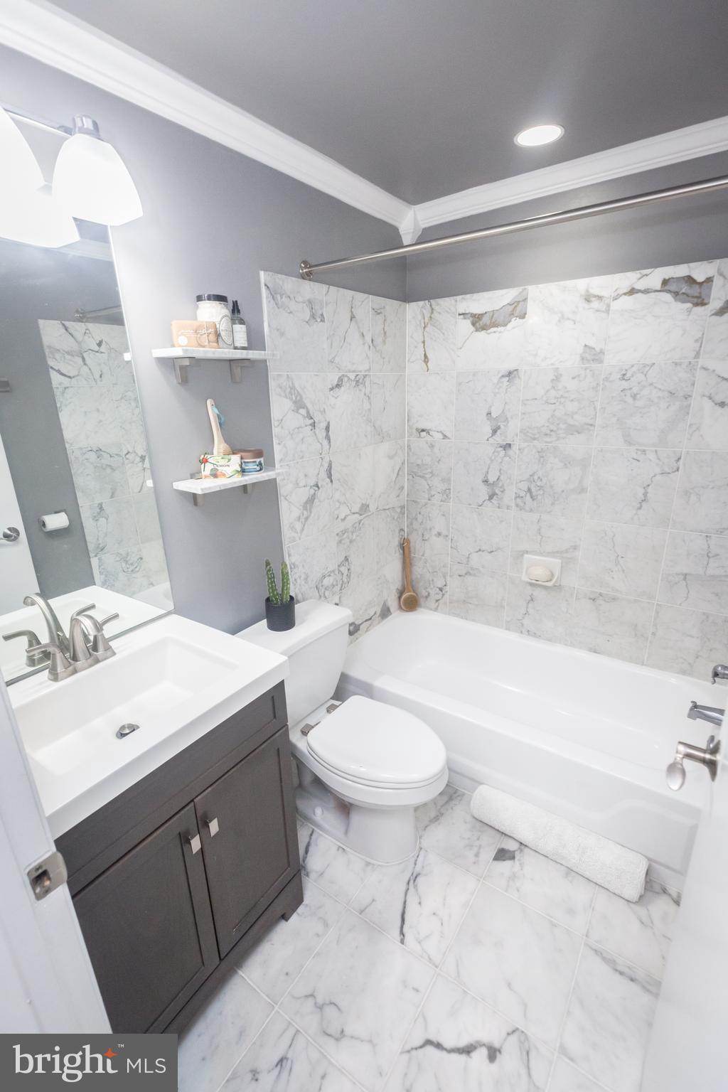 1437 Rhode Island Avenue Northwest, Unit 406 Washington, DC 20005 - Photo 20 of 46 Marble Bath!