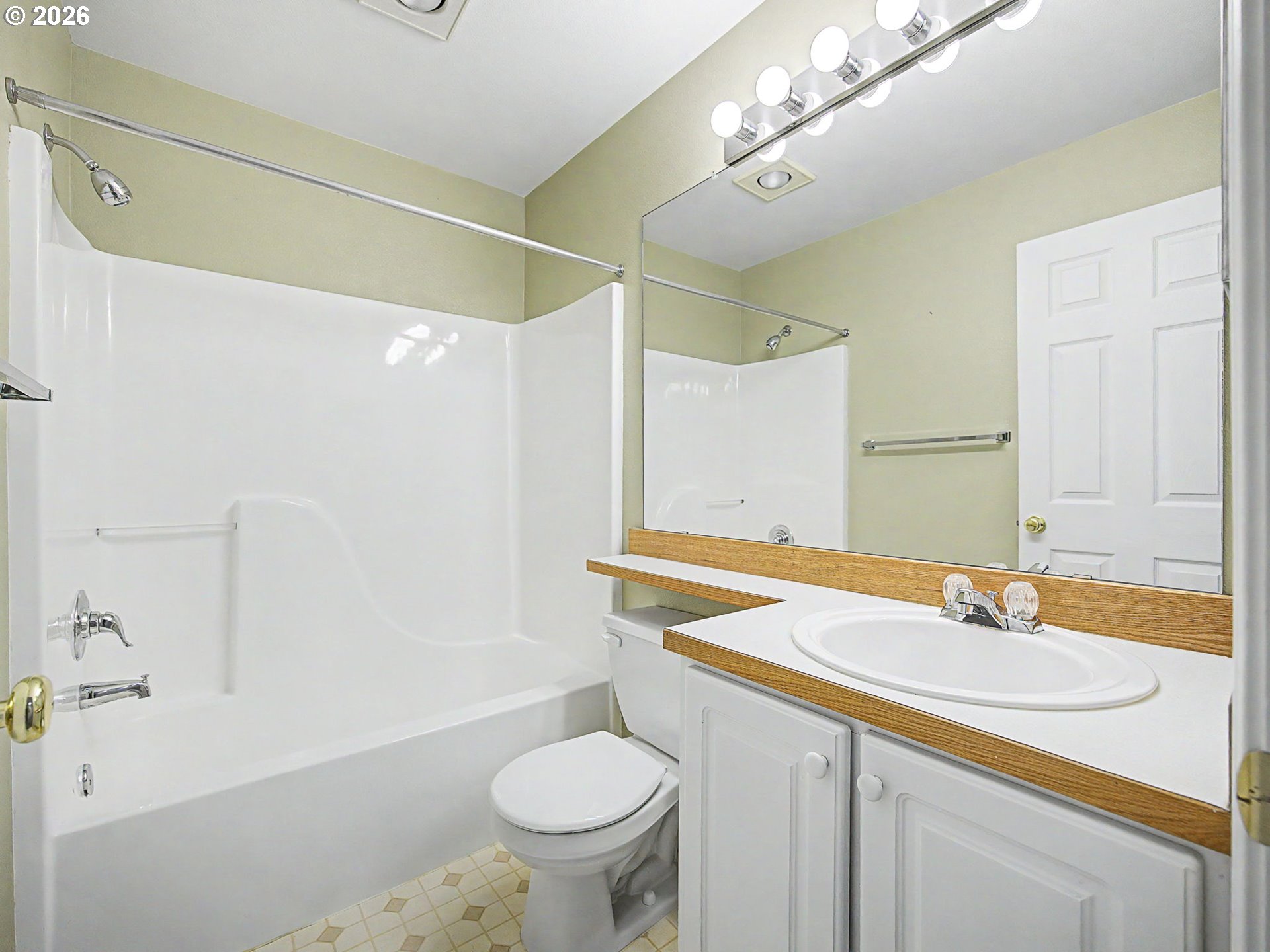 14176 Southwest Barrows Road, Unit 3 Portland, OR 97223 - Photo 28 of 46