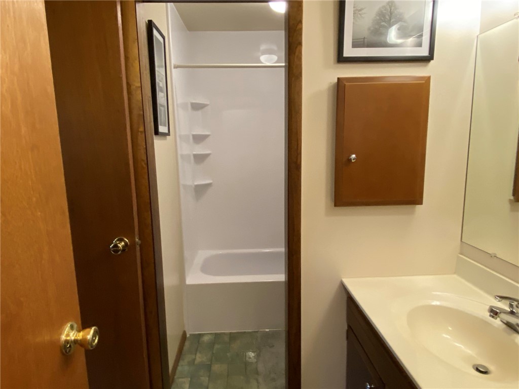 144 Hamden Circle Parma, NY 14468 - Photo 12 of 19