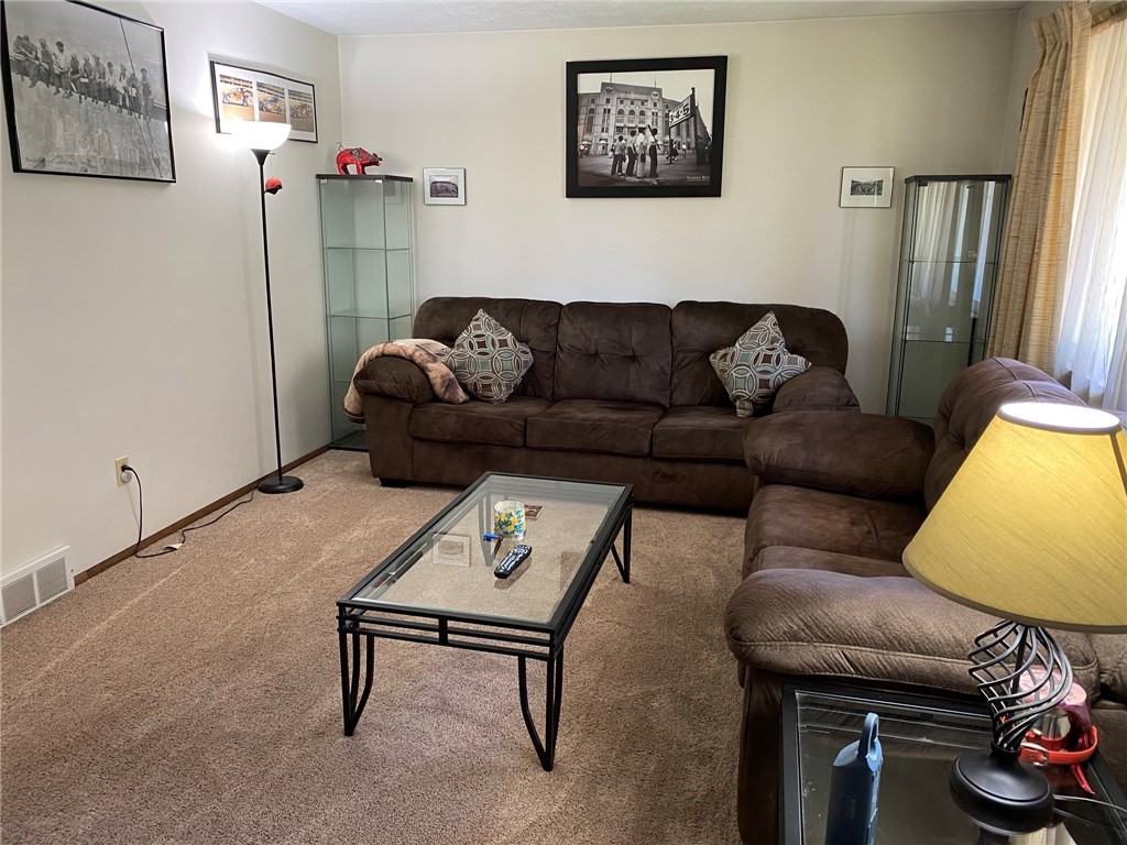 144 Hamden Circle Parma, NY 14468 - Photo 5 of 19