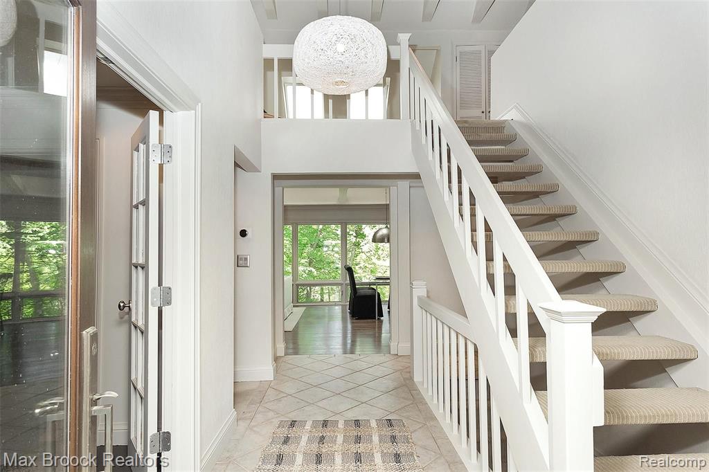 19248 Riverside Drive Beverly Hills, MI 48025 - Photo 4 of 54