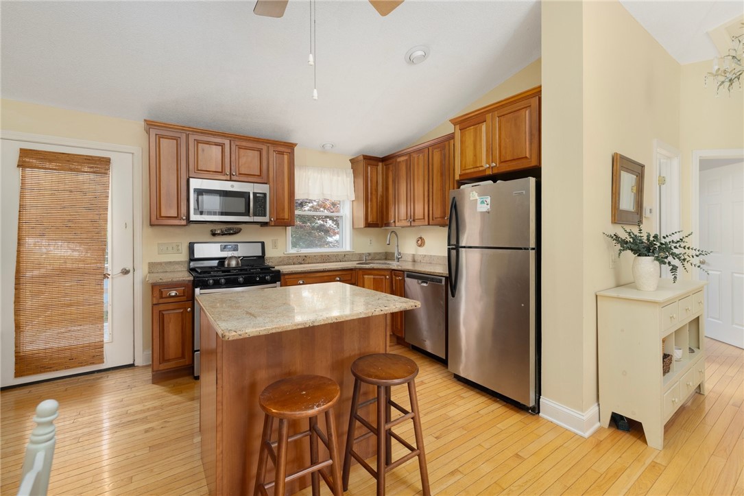 104 Conanicus Road Narragansett, RI 02882 - Photo 9 of 26