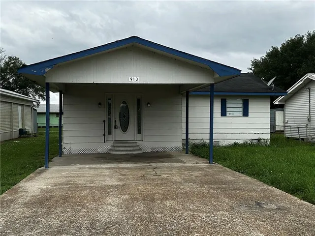 $600 | 913 2nd Street, Mamou, LA 70554