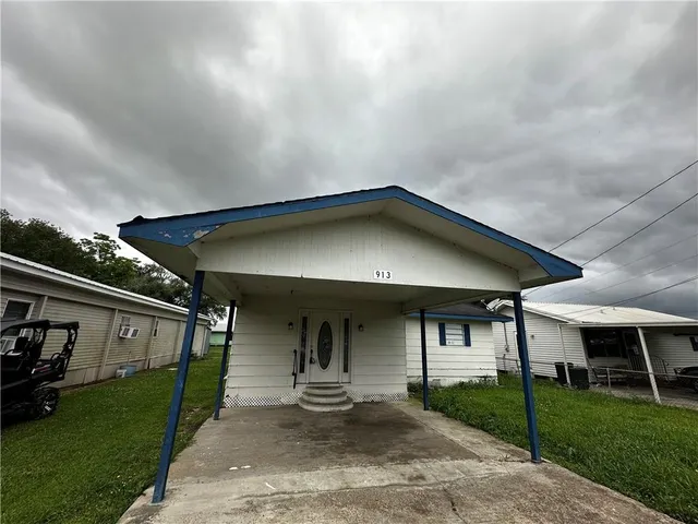 $600 | 913 2nd Street, Mamou, LA 70554