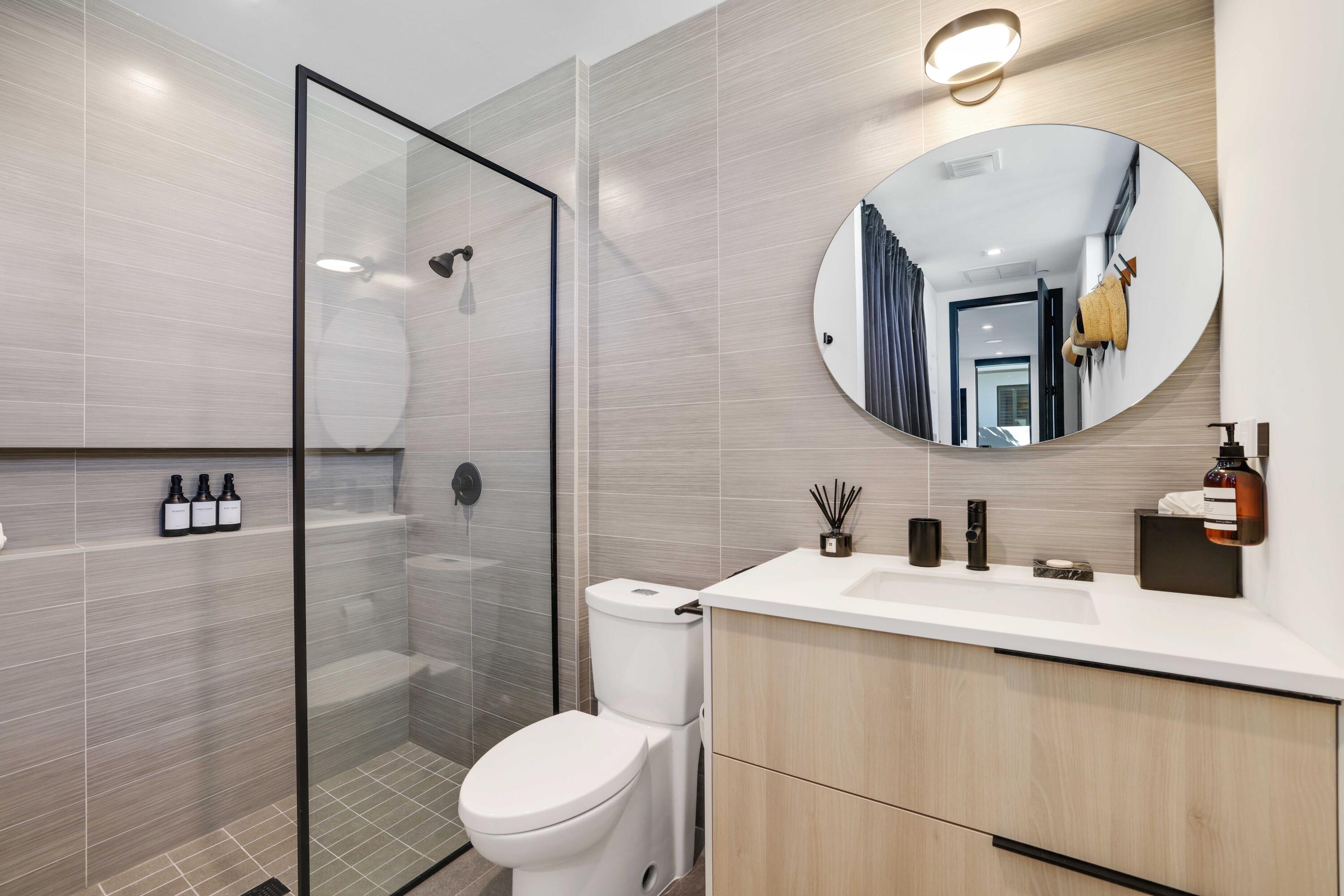 11501 Old Ocean Boulevard Ocean Ridge, FL 33435 - Photo 14 of 63 First Floor Bathroom