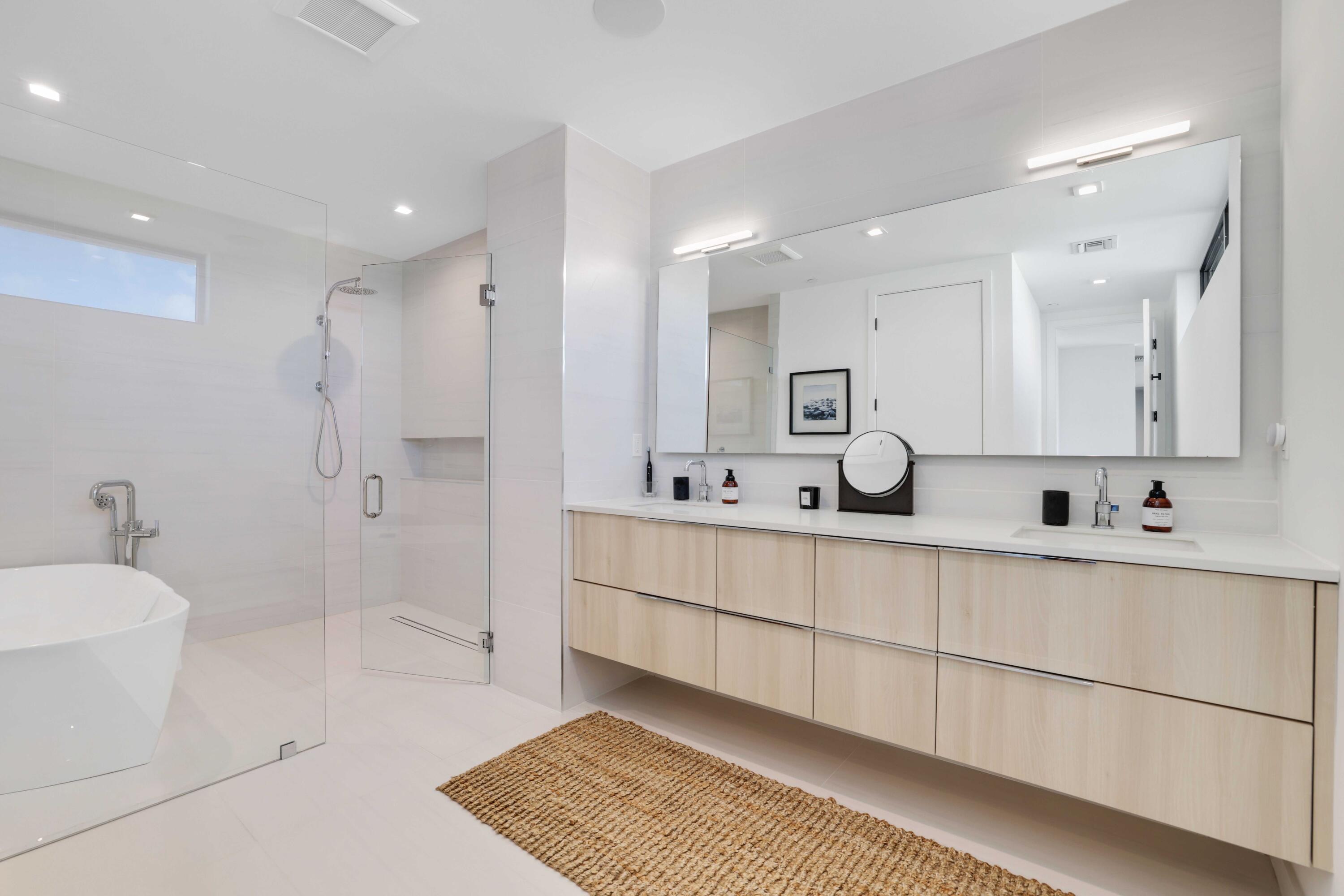 11501 Old Ocean Boulevard Ocean Ridge, FL 33435 - Photo 41 of 63 Primary Suite Bath