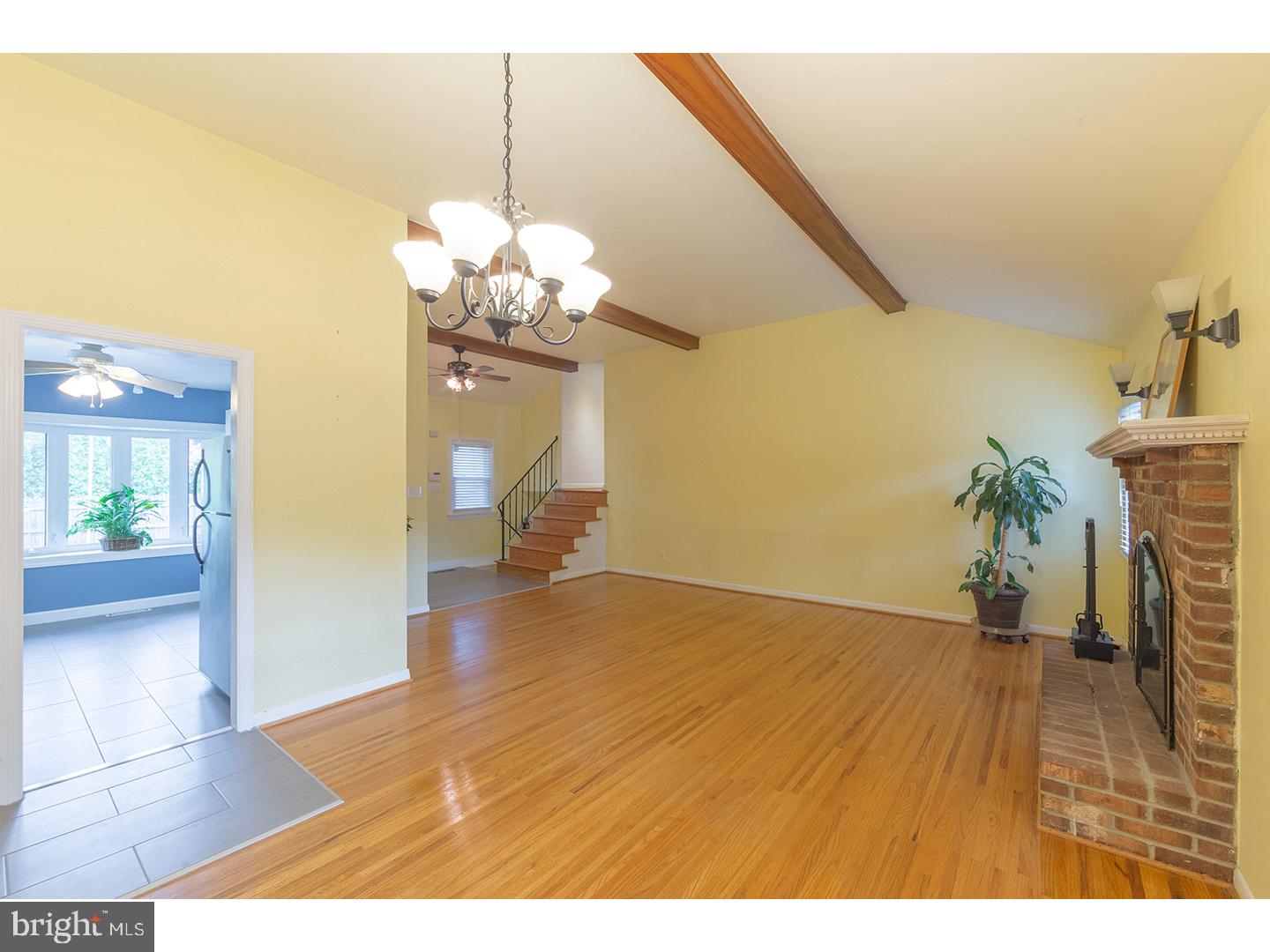 101 Brace Road Cherry Hill, NJ 08034 - Photo 4 of 23 Living Room