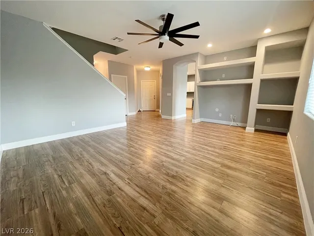 $2,600 | 2825 Woodland Park Avenue, North Las Vegas, NV 89086