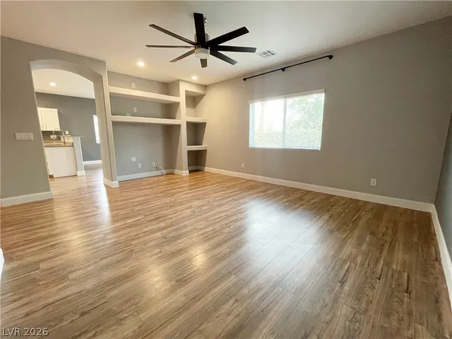 $2,600 | 2825 Woodland Park Avenue, North Las Vegas, NV 89086