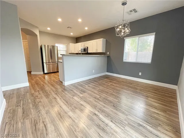 $2,600 | 2825 Woodland Park Avenue, North Las Vegas, NV 89086