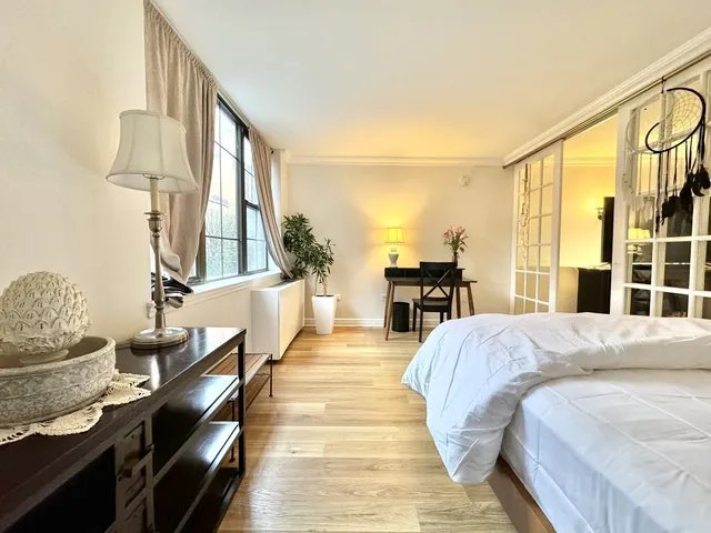 $6,000 | 222 West 14th Street, Unit 2H | West Village