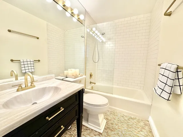 $6,000 | 222 West 14th Street, Unit 2H | West Village