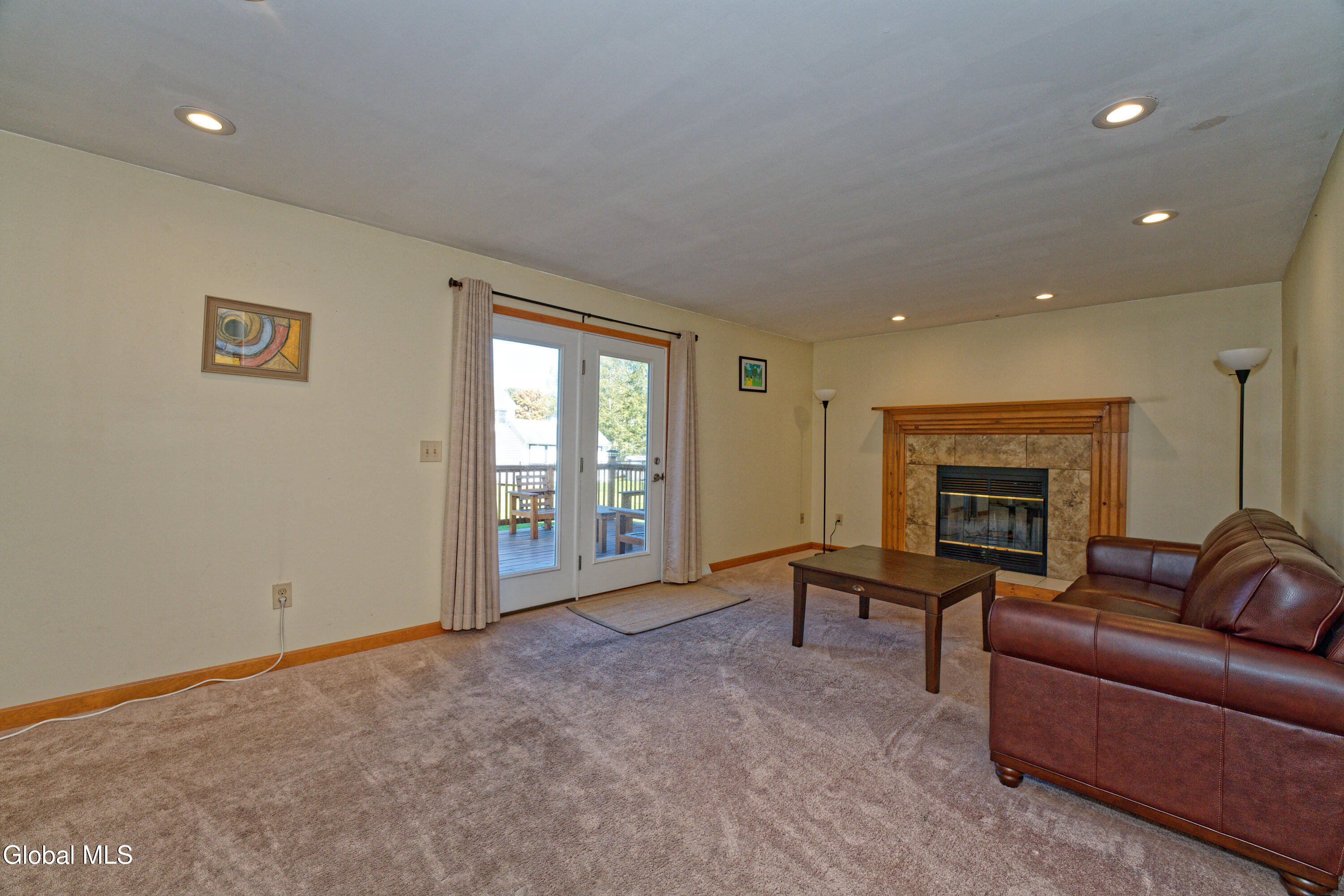 5 Shamrock Circle Latham, NY 12110 - Photo 22 of 60 022-5 Familyroom 2