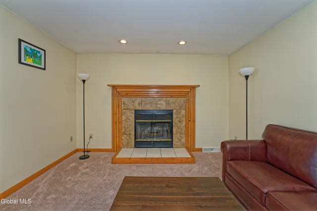 $3,100 | 5 Shamrock Circle, Colonie, NY 12110