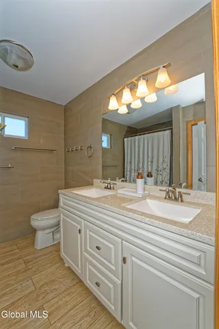 $3,100 | 5 Shamrock Circle, Colonie, NY 12110