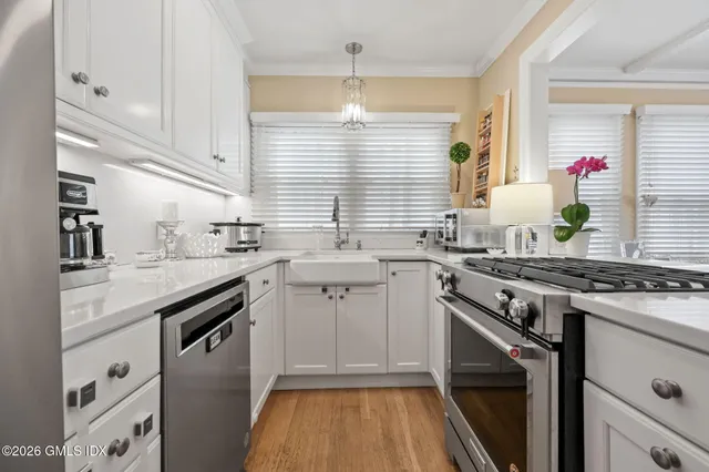 $1,989,000 | 29 Sound Beach Avenue, Old Greenwich, CT 06870