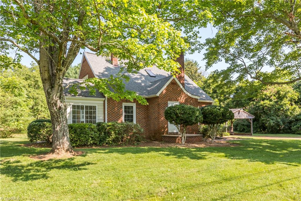 4749 Seward Road Pfafftown, NC 27040 - Photo 2 of 39 Gallery Image 2