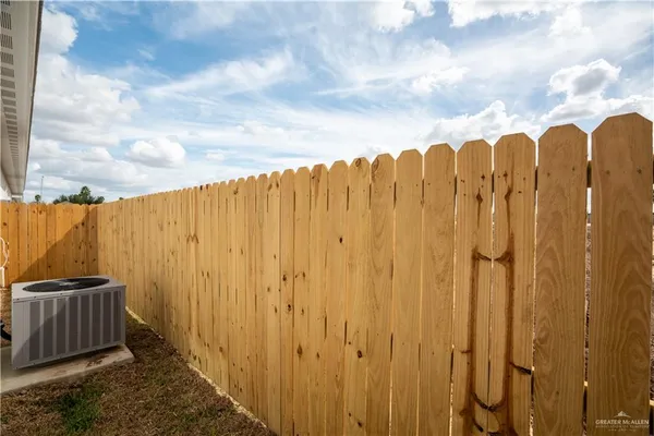 $1,100 | 1408 South Xanthia Street, Unit 3, Alton, TX 78573