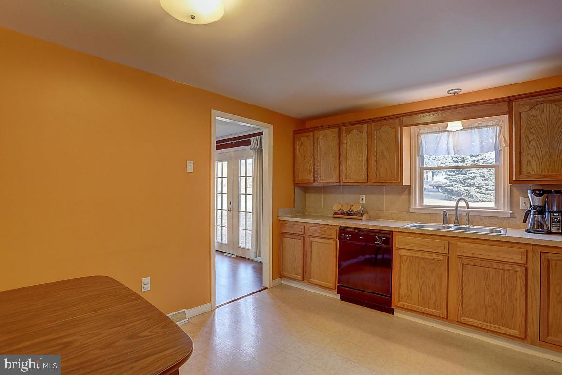 745 Holly Tree Road Manheim, PA 17545 - Photo 14 of 34