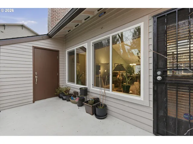 a view of a house with porch