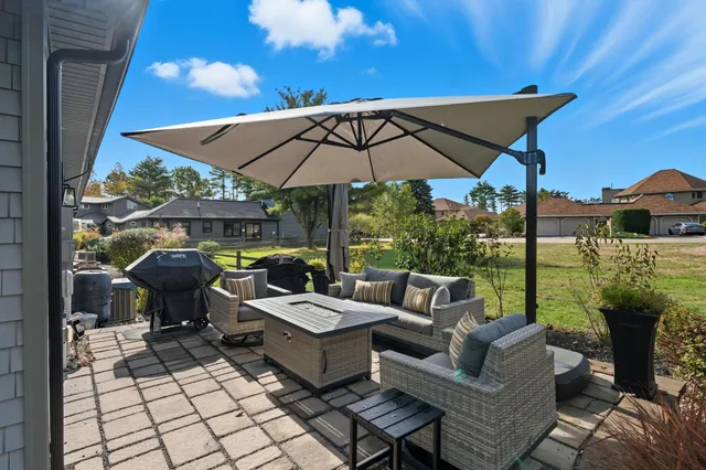 $824,900 | 2 Osprey Lane, Newmarket, NH 03857