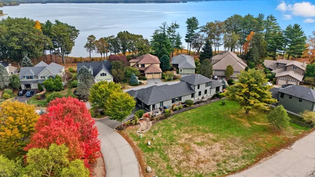 $824,900 | 2 Osprey Lane, Newmarket, NH 03857