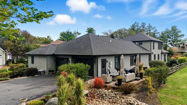 $824,900 | 2 Osprey Lane, Newmarket, NH 03857