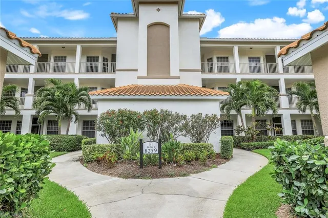 $325,000 | 8259 Parkstone Place, Unit 203, Naples, FL 34120