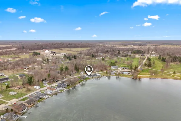 $429,900 | 2038 Ash Te Wette Beach Drive, Hillsdale, MI 49242