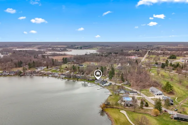 $429,900 | 2038 Ash Te Wette Beach Drive, Hillsdale, MI 49242