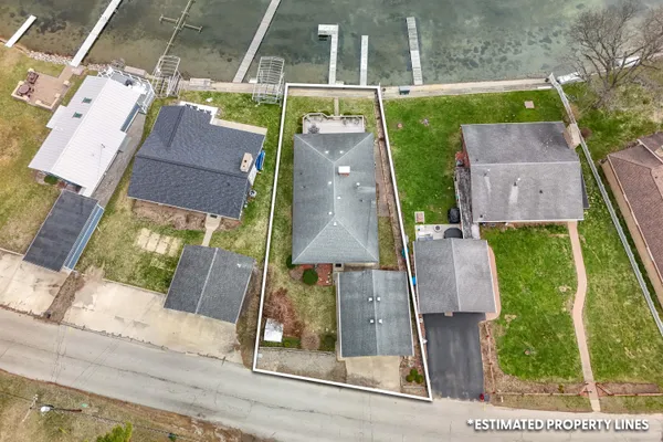 $429,900 | 2038 Ash Te Wette Beach Drive, Hillsdale, MI 49242