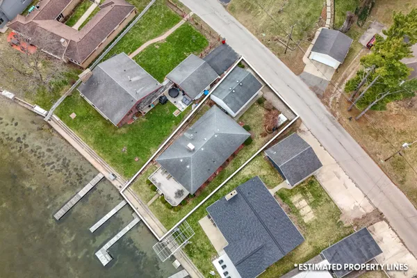 $429,900 | 2038 Ash Te Wette Beach Drive, Hillsdale, MI 49242