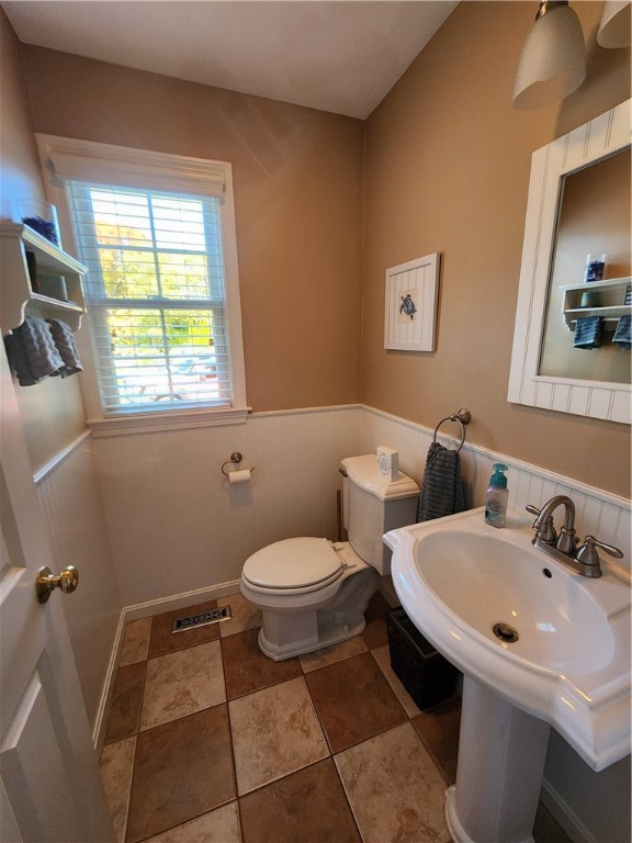 2 Jay Court Cranston, RI 02921 - Photo 43 of 49