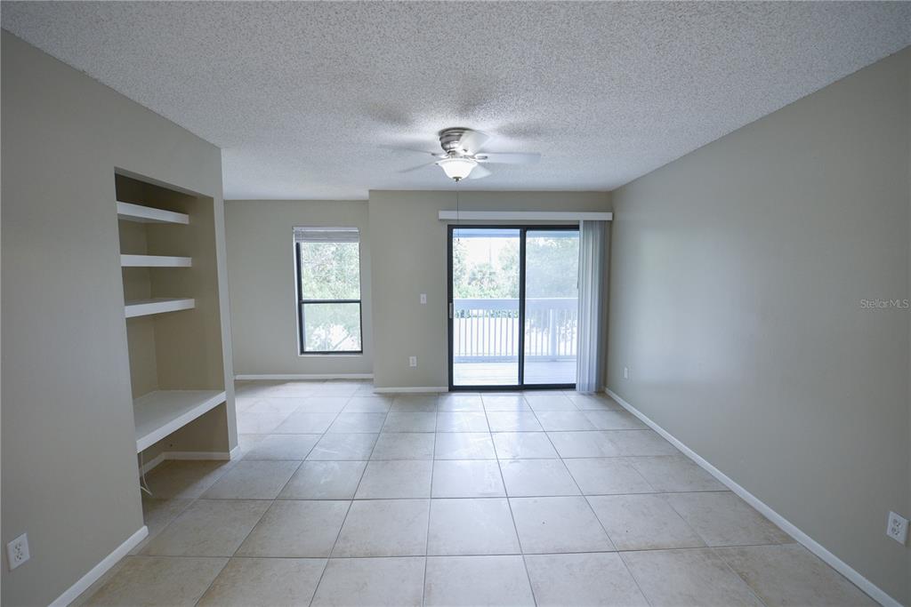 455 Alt 19, Unit 92 Palm Harbor, FL 34683 - Photo 11 of 19 a view of an empty room with a window