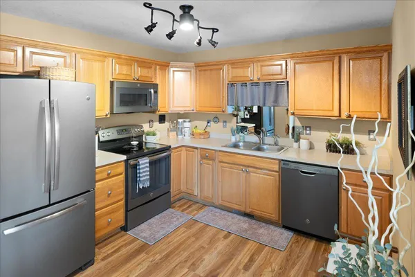 $289,900 | 38260 Explorer Circle, North Branch, MN 55056