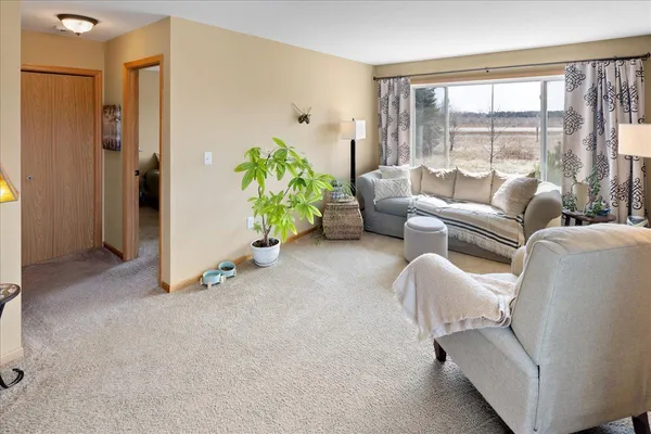 $289,900 | 38260 Explorer Circle, North Branch, MN 55056