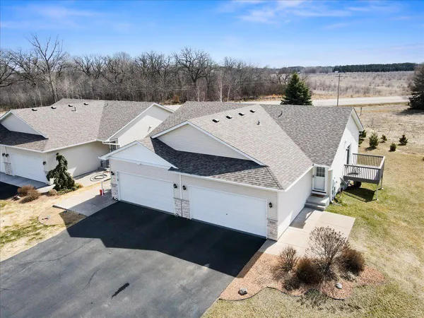 $289,900 | 38260 Explorer Circle, North Branch, MN 55056