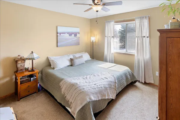 $289,900 | 38260 Explorer Circle, North Branch, MN 55056