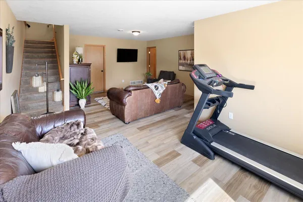 $289,900 | 38260 Explorer Circle, North Branch, MN 55056