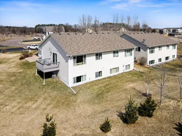 $289,900 | 38260 Explorer Circle, North Branch, MN 55056