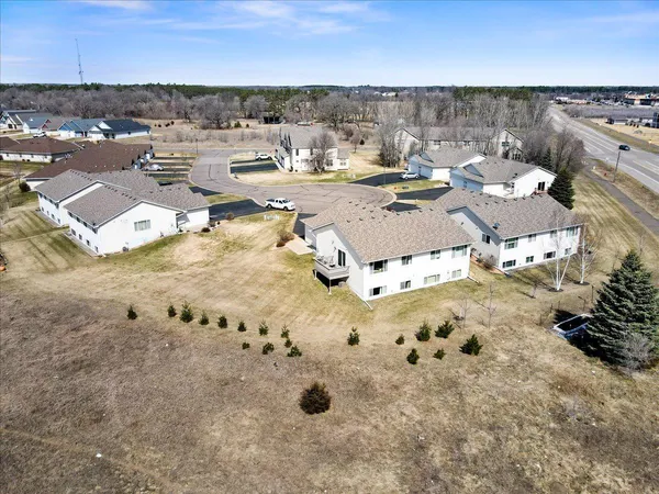 $289,900 | 38260 Explorer Circle, North Branch, MN 55056