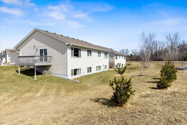 $289,900 | 38260 Explorer Circle, North Branch, MN 55056