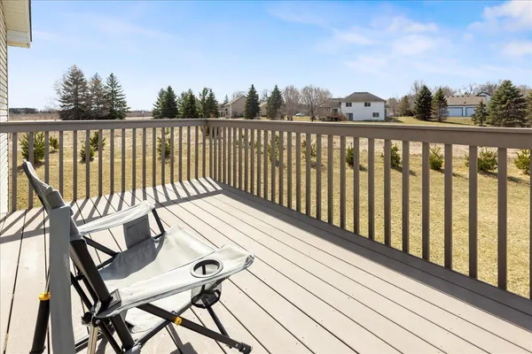 $289,900 | 38260 Explorer Circle, North Branch, MN 55056