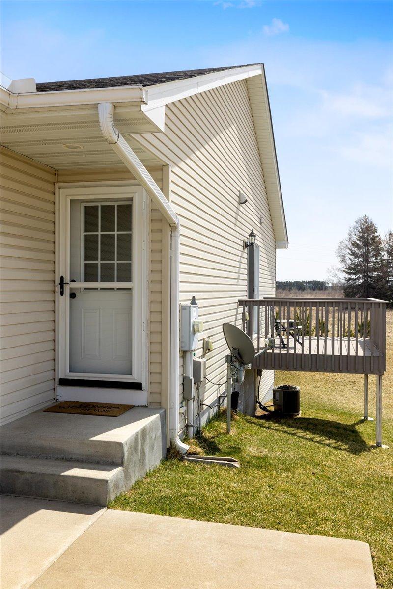 38260 Explorer Circle North Branch, MN 55056 - Photo 9 of 34