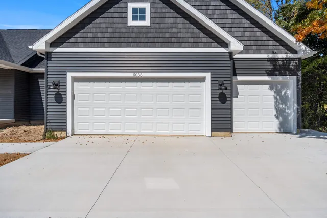 $499,900 | 5033 Ikram Oaks Lane, Jackson, MI 49201