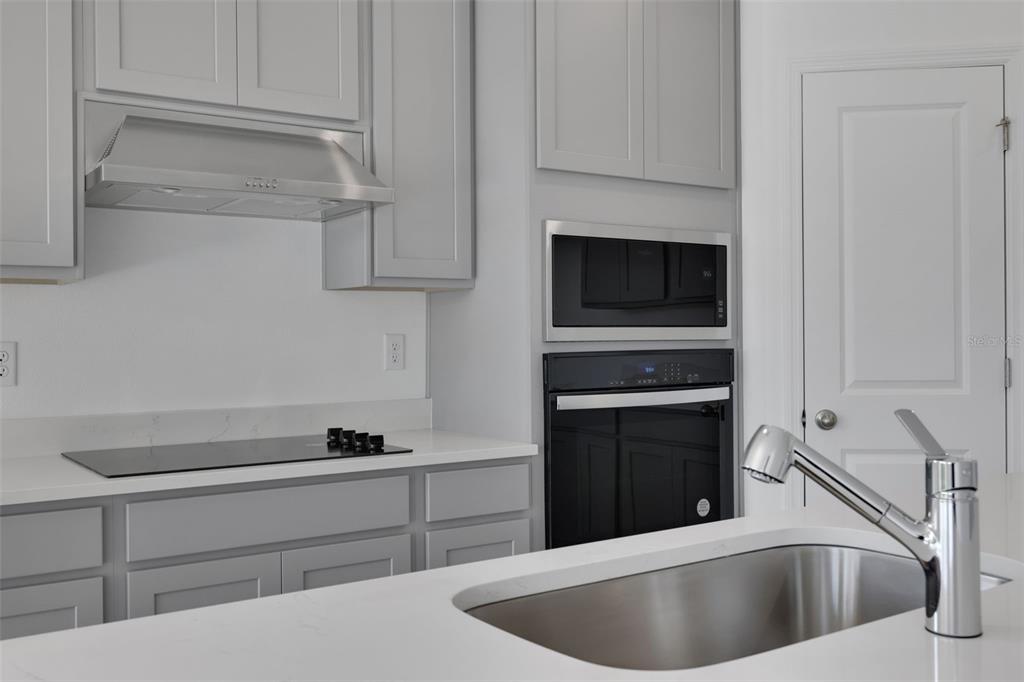2962 Supermarine Road Tavares, FL 32778 - Photo 12 of 25 Gallery Image 12