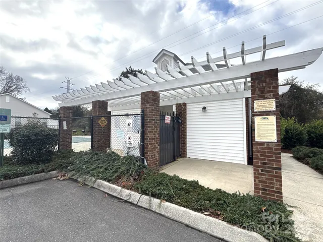 $1,400 | 1515 Sylvia Court, Charlotte, NC 28205