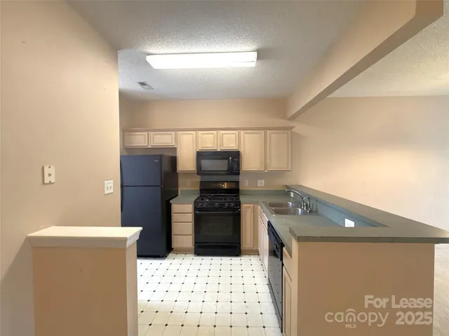 $1,400 | 1515 Sylvia Court, Charlotte, NC 28205