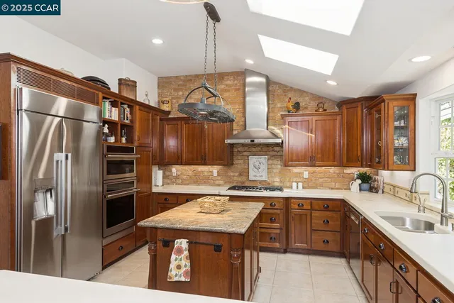 $2,388,000 | 1000 Walnut Drive, Lafayette, CA 94549