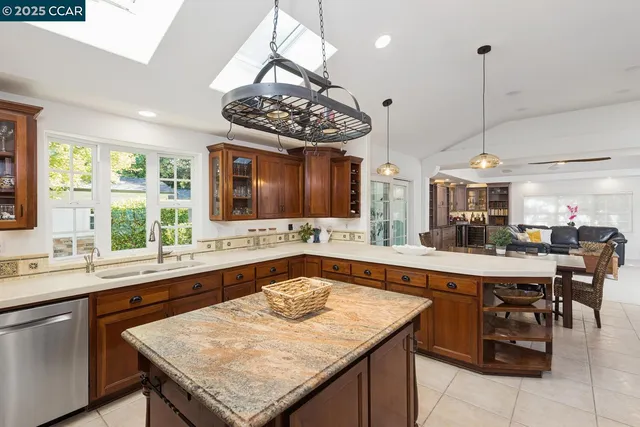 $2,388,000 | 1000 Walnut Drive, Lafayette, CA 94549